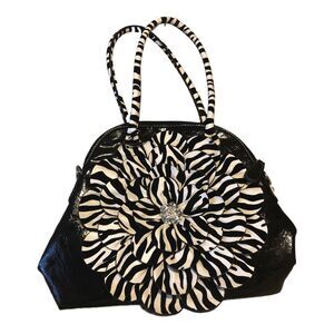😊3/$30 Hananel Purse Black & White exterior w/Flower, interior tiger print
